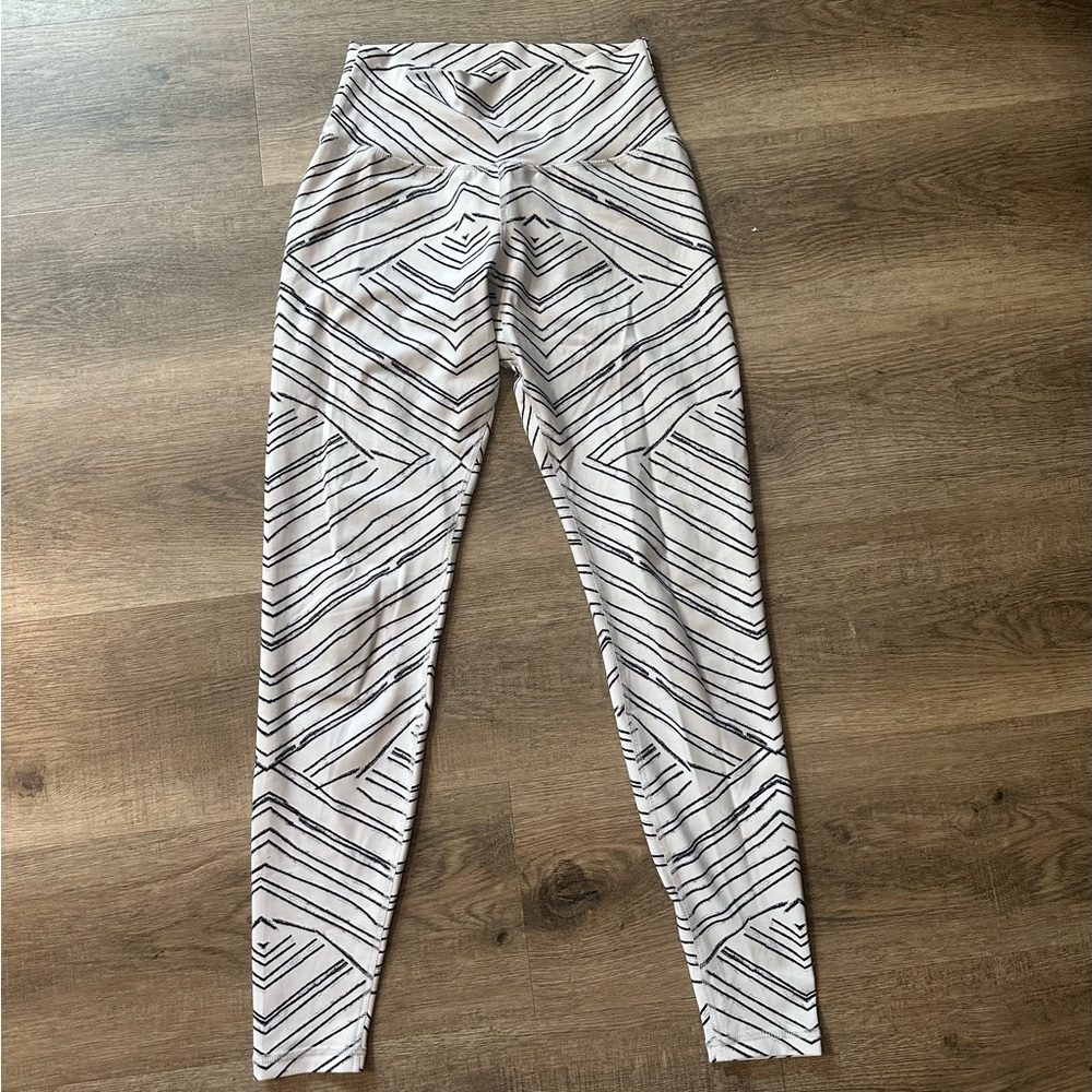 Buffbunny Geometric Leggings